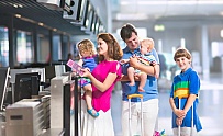 Em bé bao nhiêu tuổi thì được đi máy bay? Và cần những giấy tờ gì?